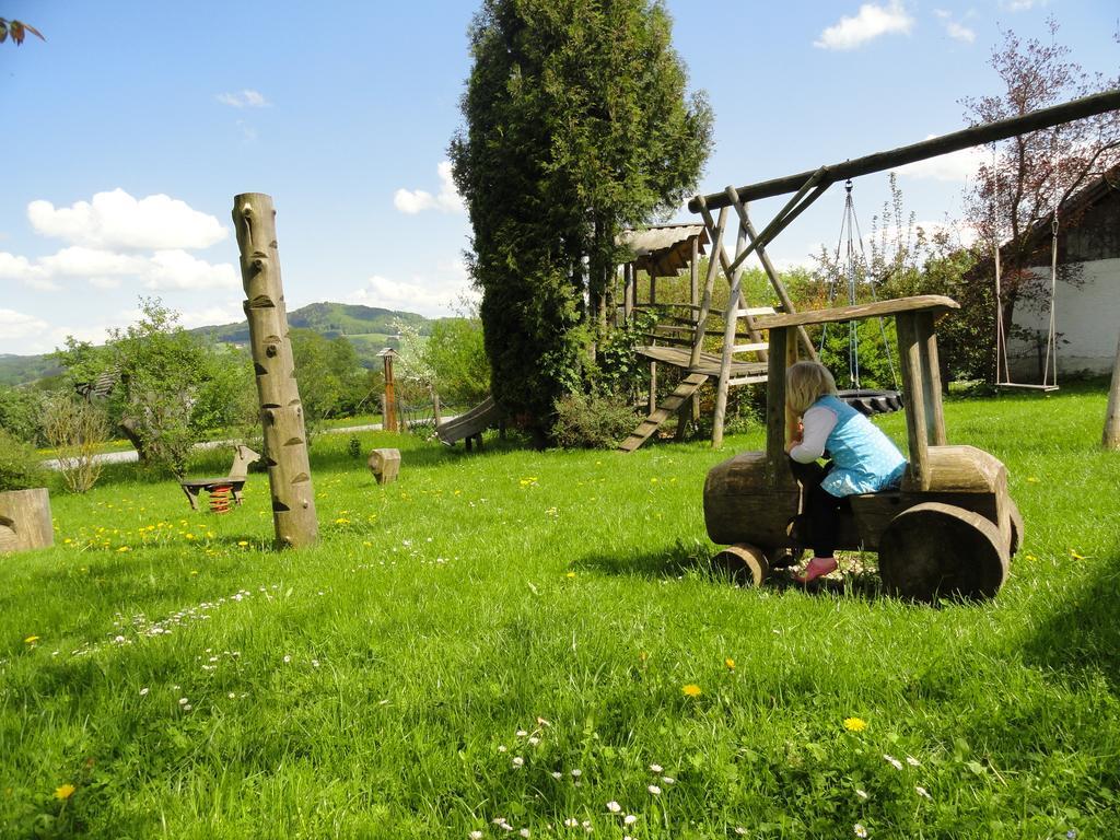 Baby- Und Kinderhof Aicherbauer Farm stay